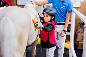 騎彩小馬馬術俱樂部——馬術教育，始于“敬畏心”，忠于“責任心” ...